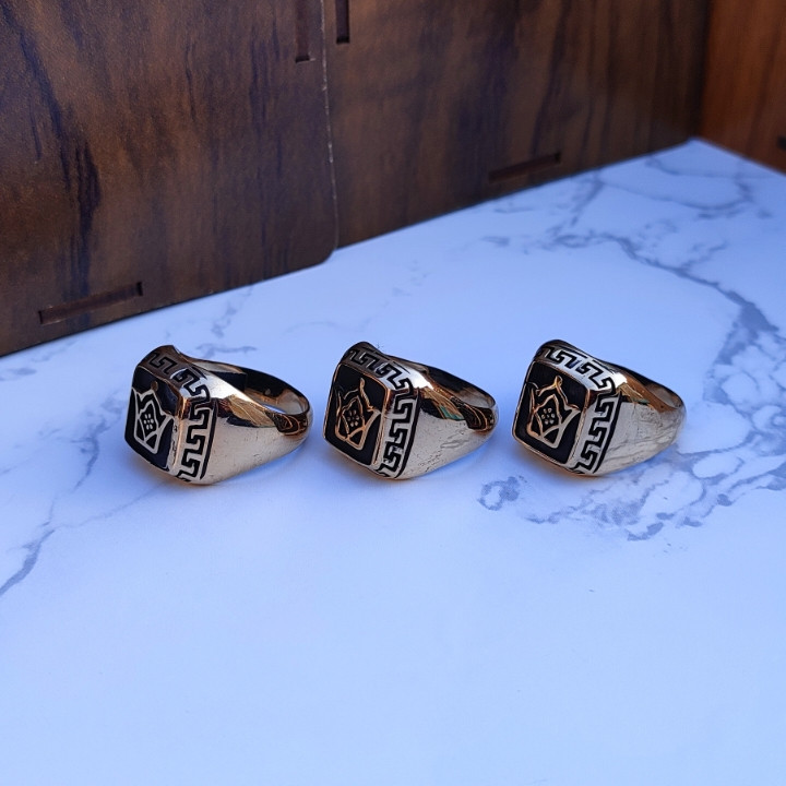 خرید انگشتر مردانه تاج رنگ ثابت