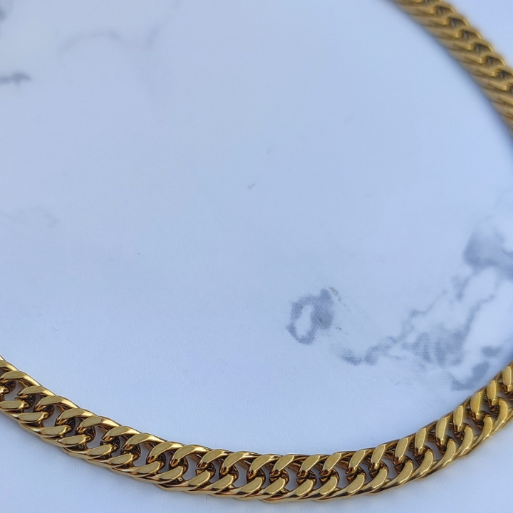 زنجیر کارتیر طلایی مردانه رنگ ثابت