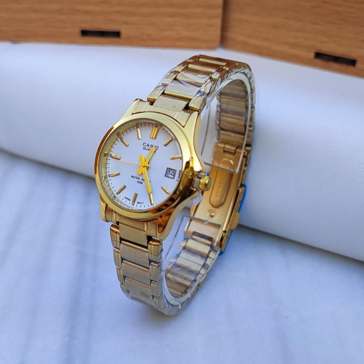 ساعت کاسیو زنانه طلایی