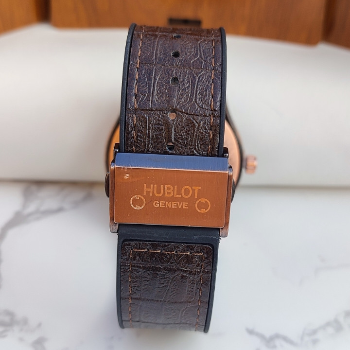 ساعت هابلوت مردانه بند چرمی