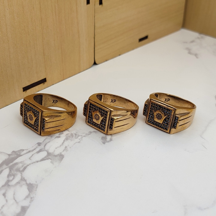 انگشتر تاج مردانه طلایی رنگ ثابت