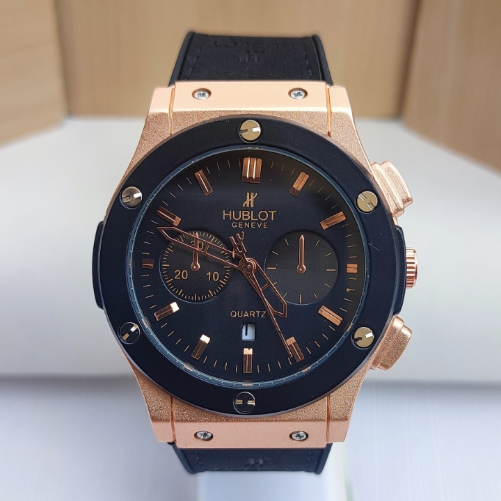 خرید ساعت چرمی مردانه هابلوت طرح سه موتور