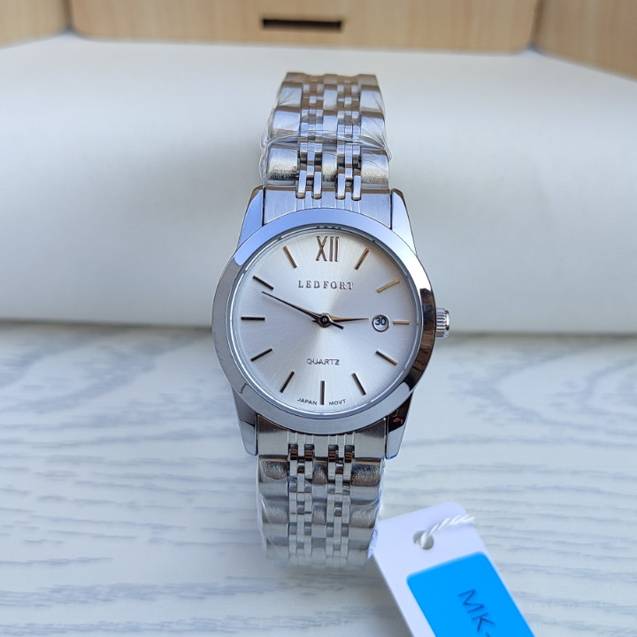 خرید ساعت زنانه نقره ای استیل رنگ ثابت