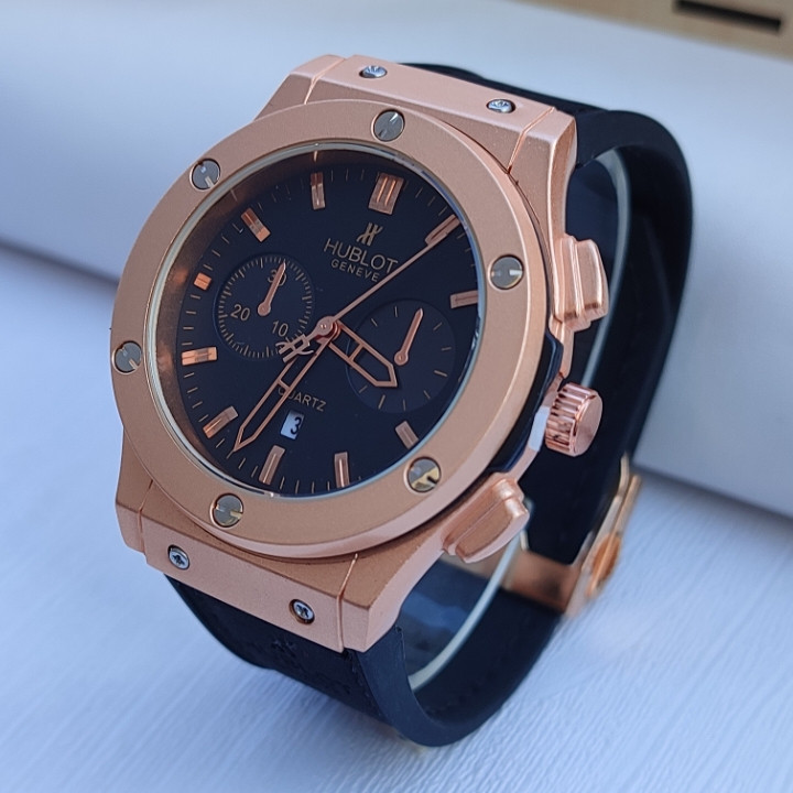 خرید ساعت چرمی پسرانه هابلوت طرح سه موتور