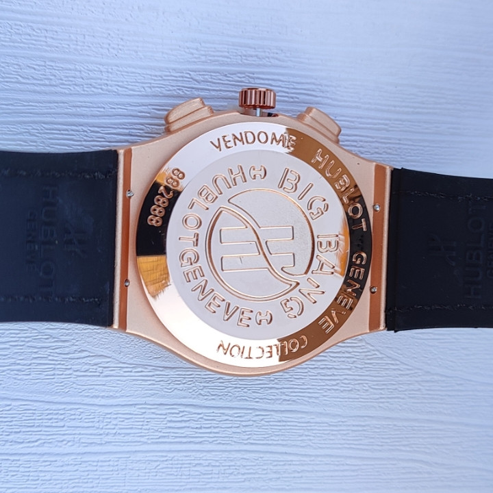 خرید ساعت مردانه چرمی هابلوت طرح سه موتور