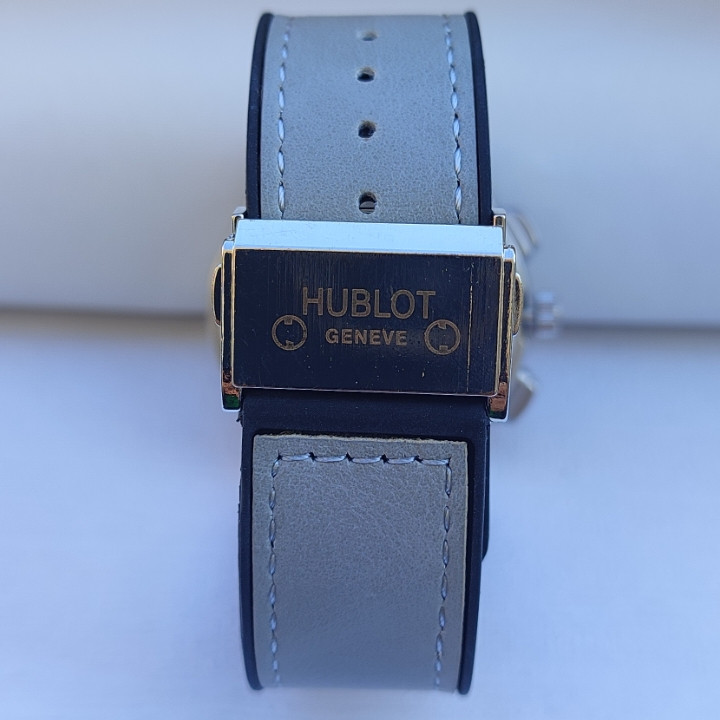 خرید ساعت چرمی پسرانه هابلوت طرح سه موتور