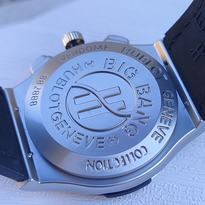 خرید ساعت هابلوت چرمی پسرانه طرح سه موتور