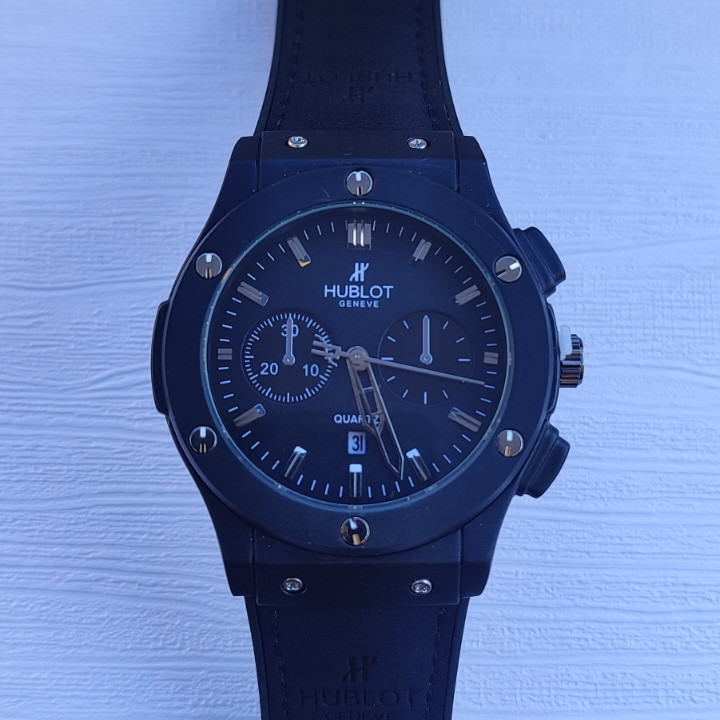 ساعت چرمی مردانه مشکی هابلوت طرح سه موتور