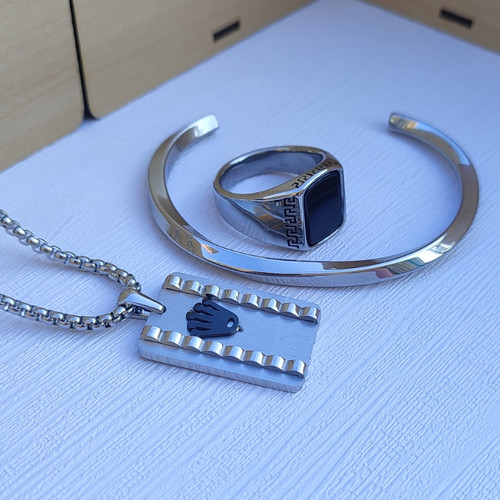 خرید ست گردنبند و دستبند پسرانه نقره ای استیل