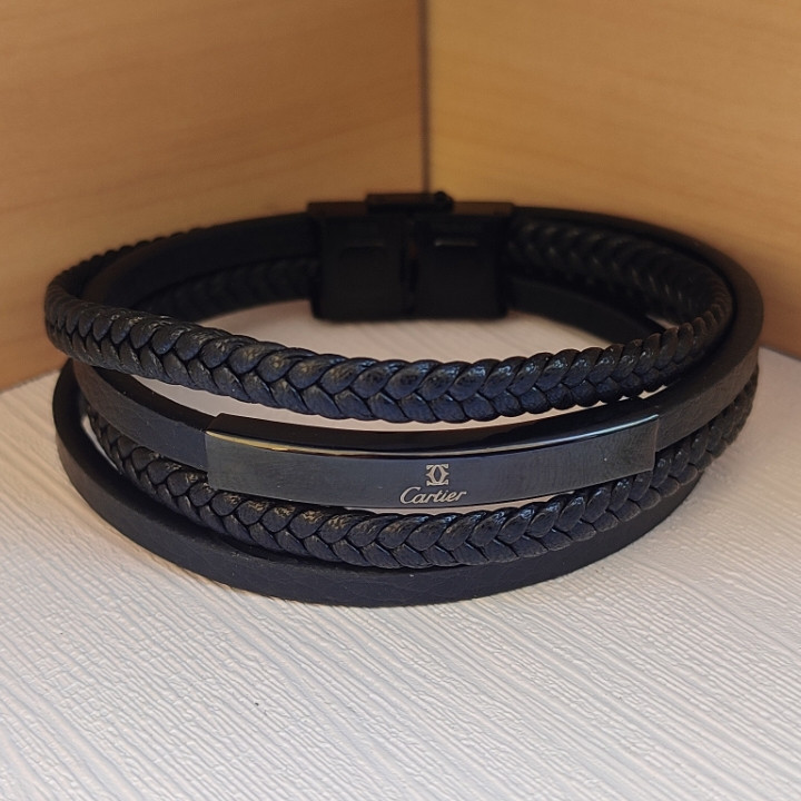 خرید دستبند چرمی پسرانه چهار دور مشکی کارتیر