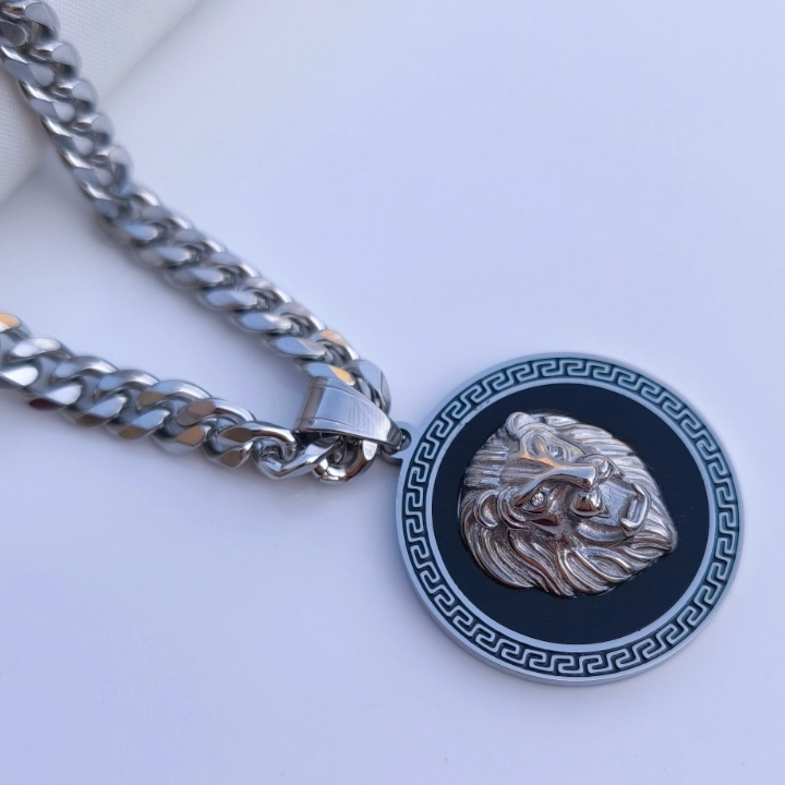 خرید گردنبند مردانه شیک رنگ ثابت نقره ای