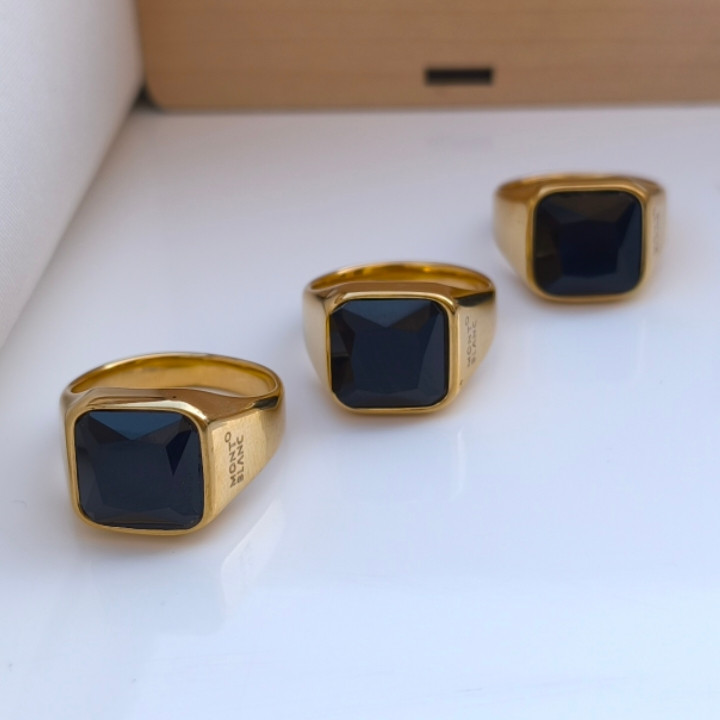 خرید انگشتر نگین مشکی مردانه طلایی رنگ ثابت