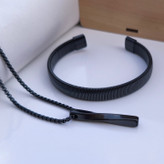 خرید ست دستبند و گردنبند مشکی مردانه رنگ ثابت قابل شستشو