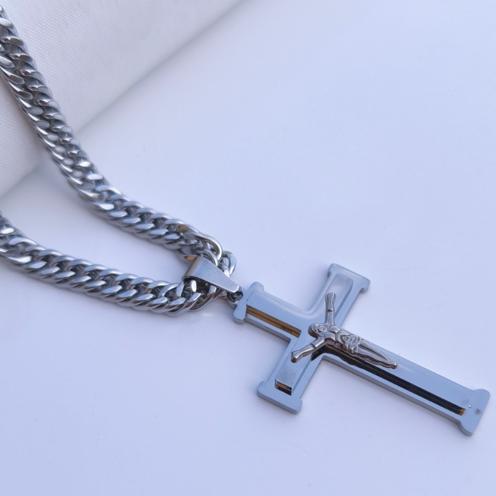 خرید گردنبند صلیب مردانه نقره ای استیل رنگ ثابت