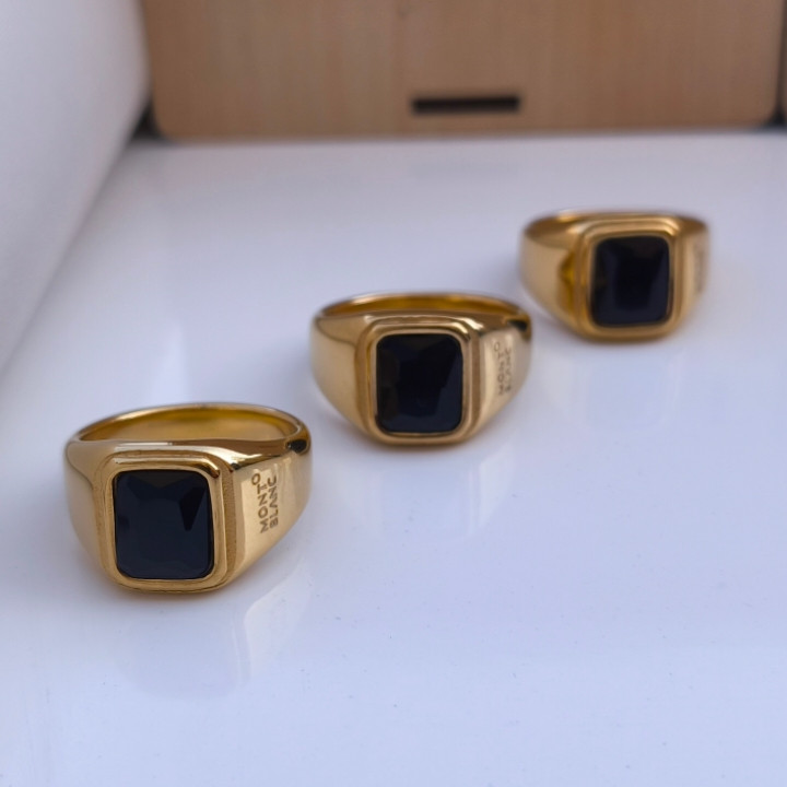 خرید انگشتر مردانه نگین مشکی استیل رنگ ثابت