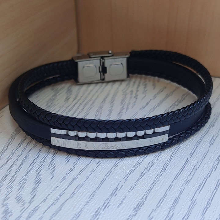 خرید دستبند چرمی پسرانه سه دور مشکی کارتیر