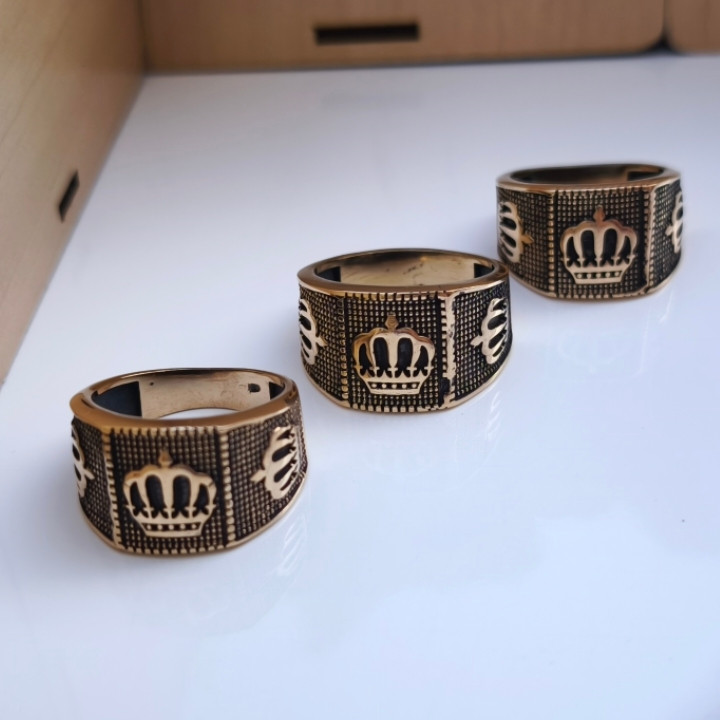 خرید انگشتر مردانه طلایی شیک رنگ ثابت