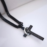 خرید گردنبند صلیب مشکی شیک رنگ ثابت