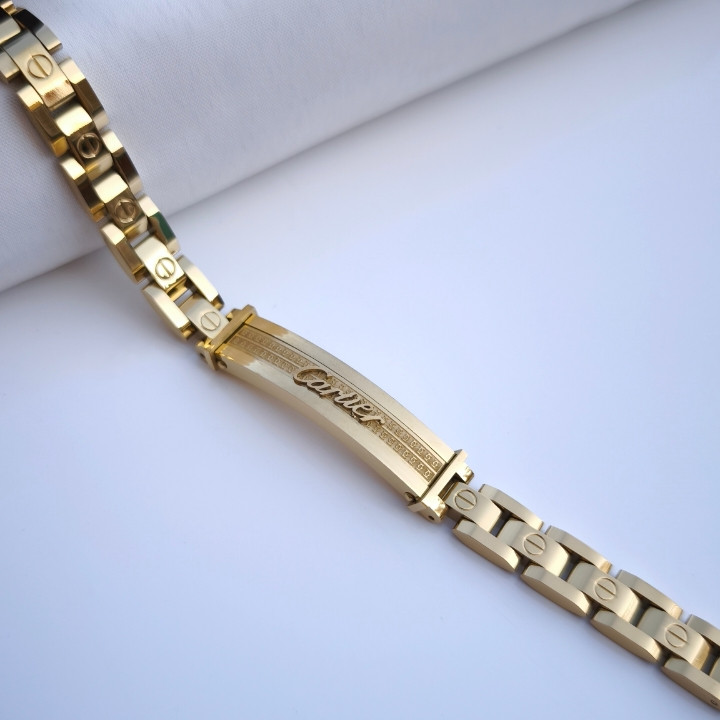خرید دستبند کارتیر مردانه طلایی استیل رنگ ثابت