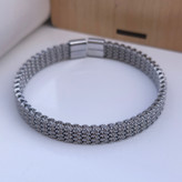 خرید دستبند مردانه شیک رنگ ثابت نقره ای