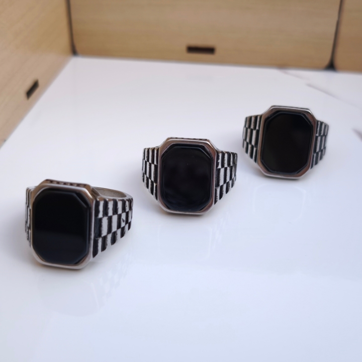 خرید انگشتر نگین دار مردانه استیل