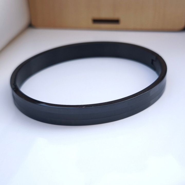 خرید دستبند مردانه مشکی شیک رنگ ثابت