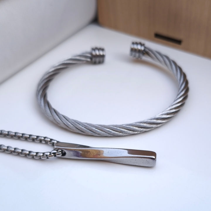 خرید زیورآلات مردانه شیک رنگ ثابت