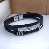 خرید دستبند چرمی پسرانه پهن مشکی ورساچه