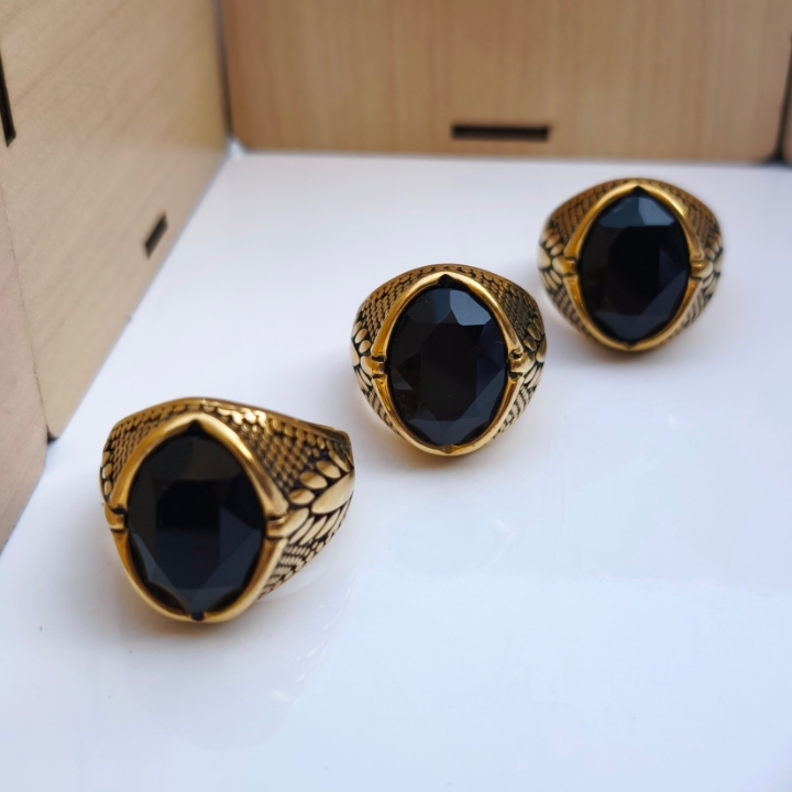 خرید انگشتر نگین دار مردانه شیک