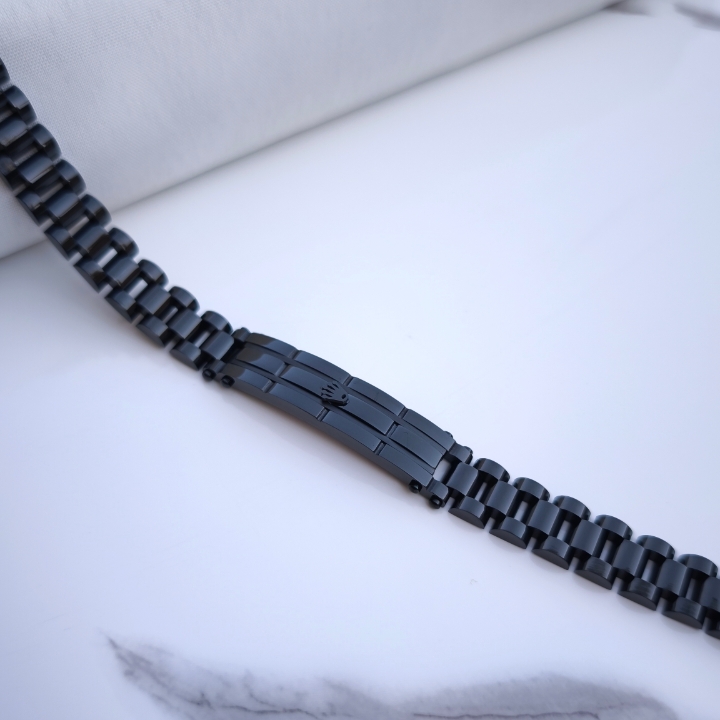 خرید دستبند مردانه شیک رنگ ثابت مشکی