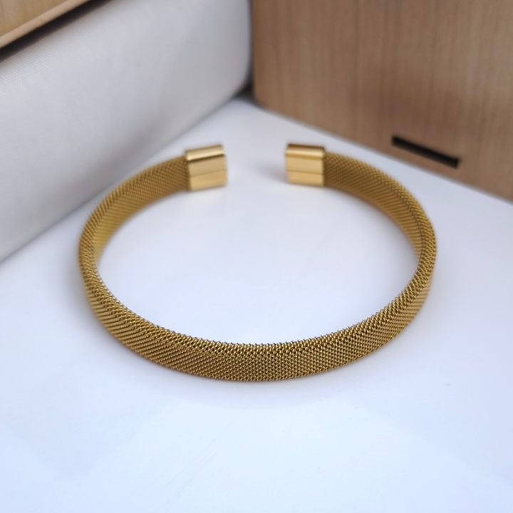 خرید دستبند طلایی مردانه شیک رنگ ثابت مناسب هدیه