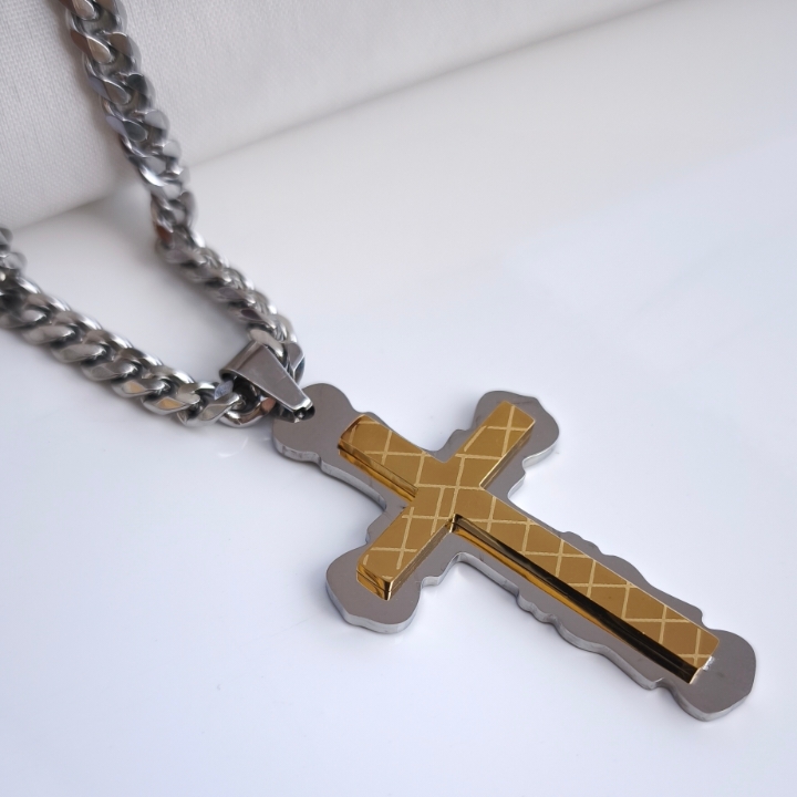 خرید گردنبند صلیب مردانه استیل رنگ ثابت بزرگ