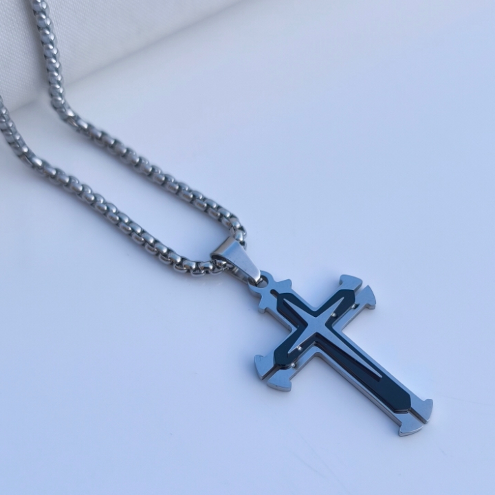 خرید گردنبند صلیب مشکی نقره ای استیل رنگ ثابت شیک