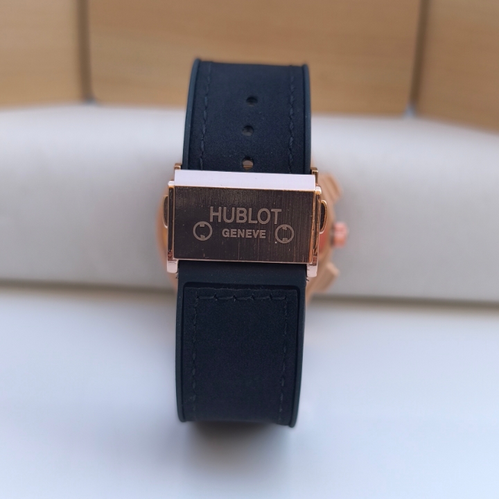 خرید ساعت چرمی مردانه مشکی هابلوت طرح سه موتوره