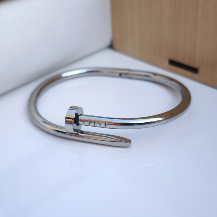 خرید دستبند طرح میخ مردانه استیل رنگ ثابت ارزان