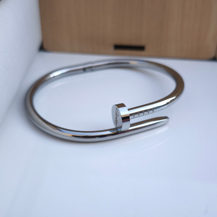 خرید دستبند مردانه میخی کارتیر استیل رنگ ثابت شیک