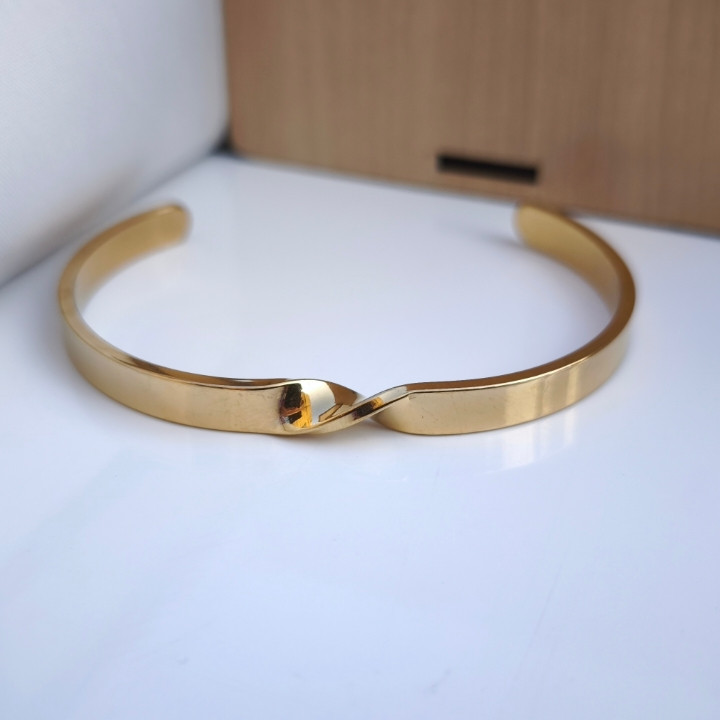 خرید بنگل طرح پیچ طلایی مردانه استیل رنگ ثابت شیک ارزان