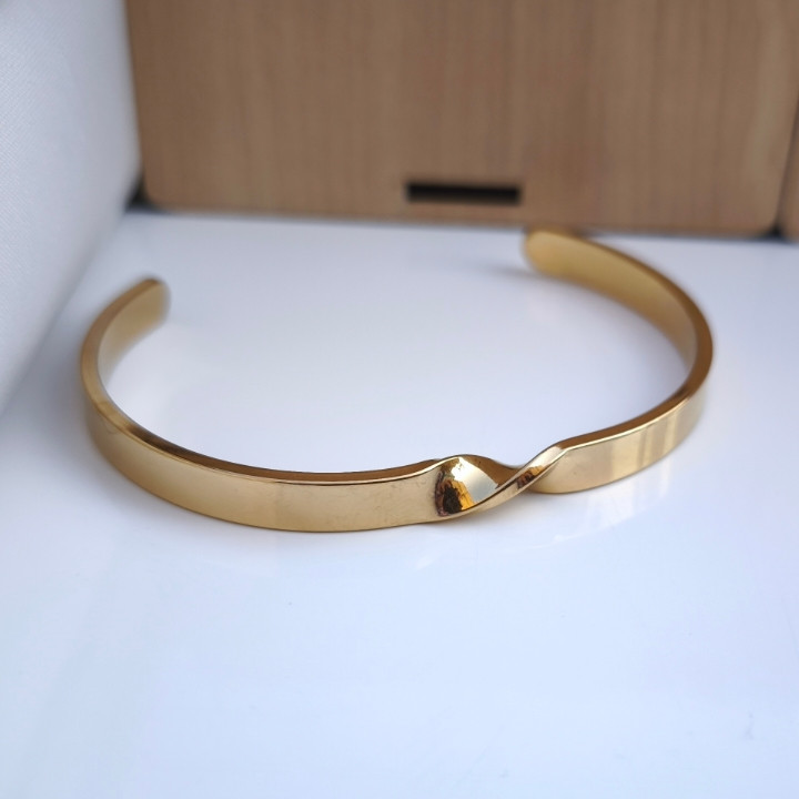 خرید دستبند طلایی مردانه استیل رنگ ثابت شیک ارزان مناسب هدیه