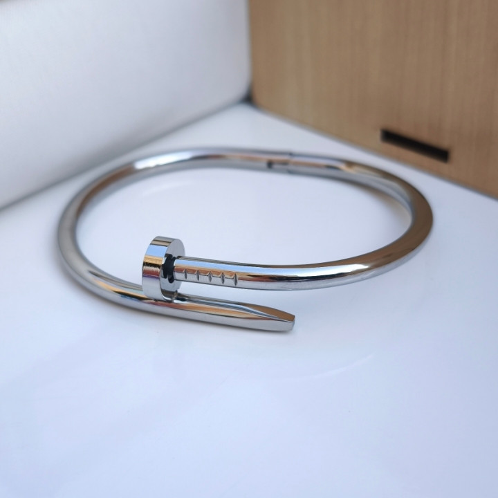 خرید بنگل پسرانه نقره ای کارتیر رنگ ثابت استیل قیمت مناسب