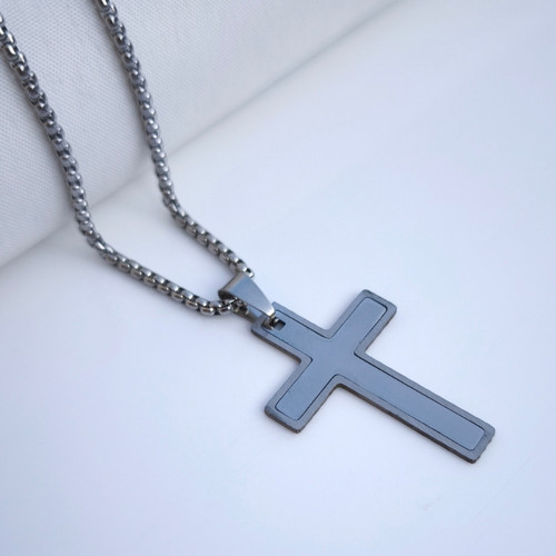 خرید گردنبند صلیب مردانه نقره ای استیل رنگ ثابت شیک ارزان