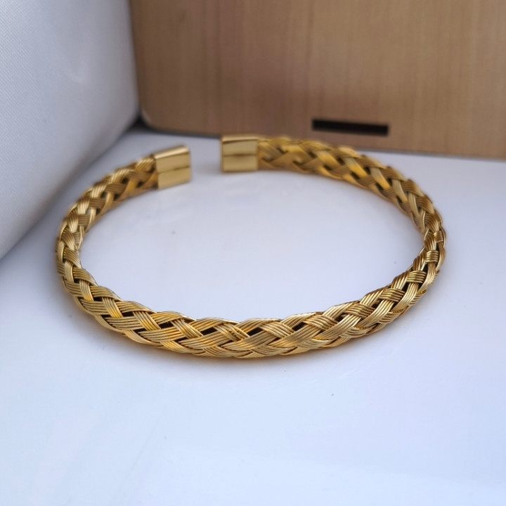 خرید بنگل پسرانه طلایی استیل رنگ ثابت شیک ارزان طرح سیم