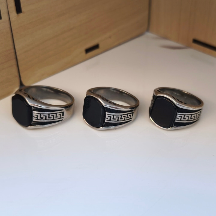 خرید انگشتر مردانه نگینی استیل ورساچه رنگ ثابت شیک ارزان