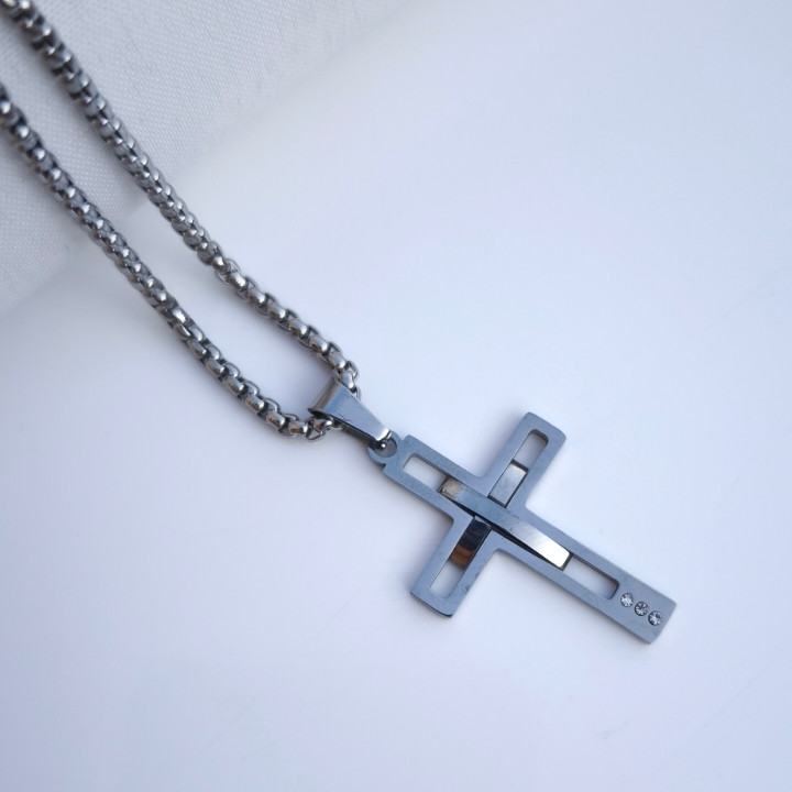 خرید گردنبند مردانه صلیب استیل نقره ای رنگ ثابت شیک قیمت مناسب
