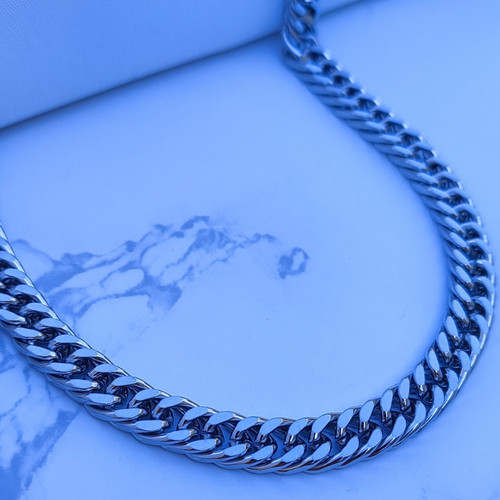 خرید گردنبند زنجیری مردانه استیل کارتیر رنگ ثابت شیک ارزان مناسب کادو