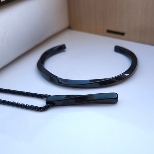 خرید ست بنگل گرنبند مشکی طرح پیچ استیل رنگ ثابت شیک ارزان مناسب کادو