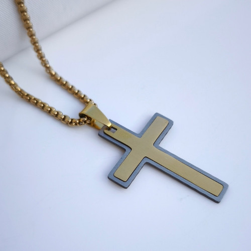 خرید گردنبند صلیب مردانه طلایی نقره ای استیل رنگ ثابت