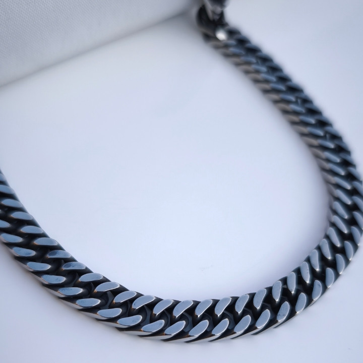 گردنبند زنجیری مردانه کارتیه سیاه قلم استیل رنگ ثابت قیمت مناسب